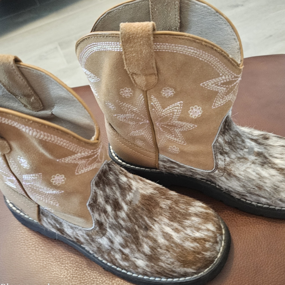 Tan and Brown Cowboy Boots with Embroidered Design